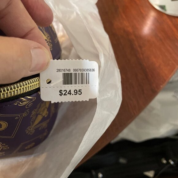 Bath & Body Works Disney Villains Collection Evil Queen Cosmetic Bag - NWT - Picture 5 of 5